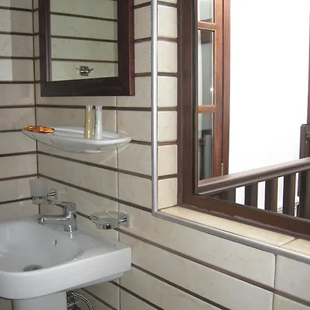 Sea Front Old Town Otel 2*